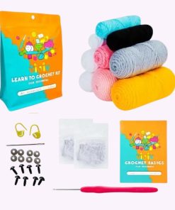 Amigurumi haakpakket met vier gehaakte katjes in verschillende kleuren – compleet DIY haakset met accessoires