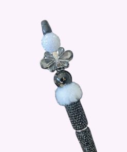 Glanzende strass bloem kraal in zilver-grijs pen met luxe uitstraling – ideaal voor DIY sieraden.